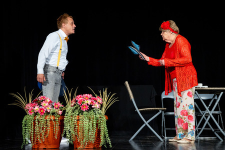 2118 Polovicne resnice_1